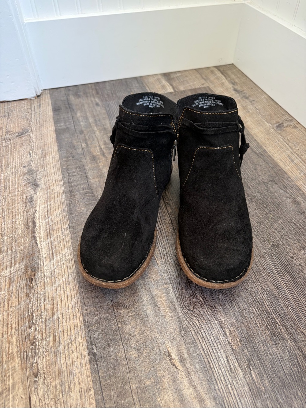 Børn Wynter Black Suede Ankle Booties Comfort Boots Size 8 M/W